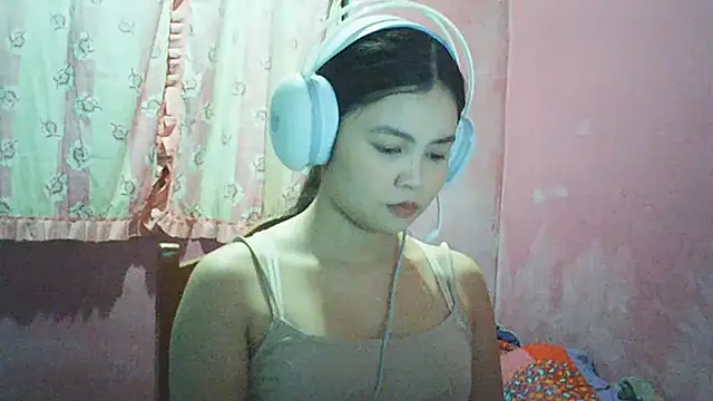 Snapshot of DessertFlower chatting on 05.09.26 DessertFlower online show from 05.09.26