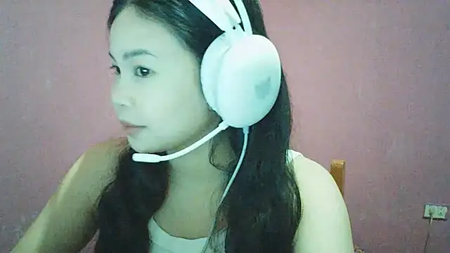 Snapshot of DessertFlower chatting on 05.17.26 DessertFlower online show from 05.17.26