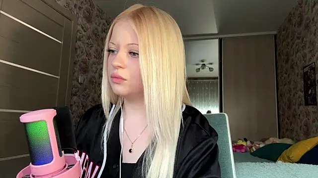 JeneeBIanks online show from 03.08.26