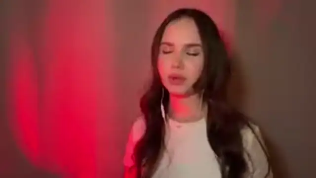 Snapshot of MarylynnSimens chatting on 02.22.26 MarylynnSimens online show from 02.22.26