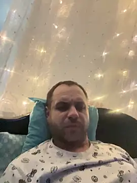 Snapshot of LaBuBupara chatting on 02.27.26 LaBuBupara online show from 02.27.26