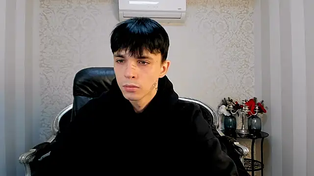 Snapshot of ClarkBev chatting on 03.11.26 ClarkBev online show from 03.11.26