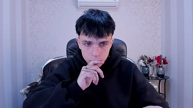 Snapshot of ClarkBev chatting on 03.12.26 ClarkBev online show from 03.12.26