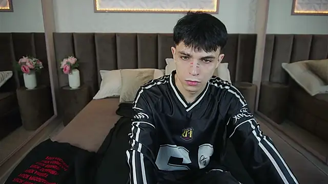 Snapshot of ClarkBev chatting on 03.13.26 ClarkBev online show from 03.13.26