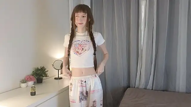 arina waifu online show from 04.04.26