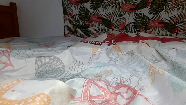 Snapshot of smallvioleta69 chatting on 03.28.26 smallvioleta69 online show from 03.28.26