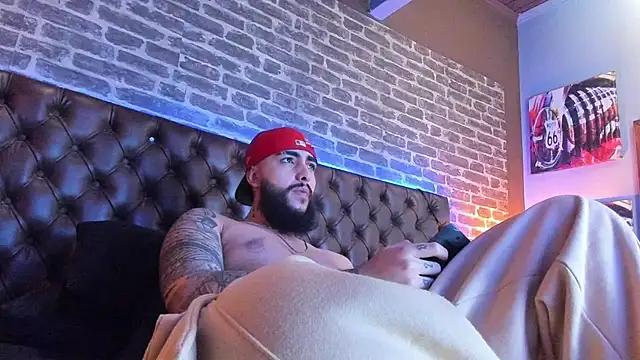 SantiagoHincapiie online show from 03.08.26