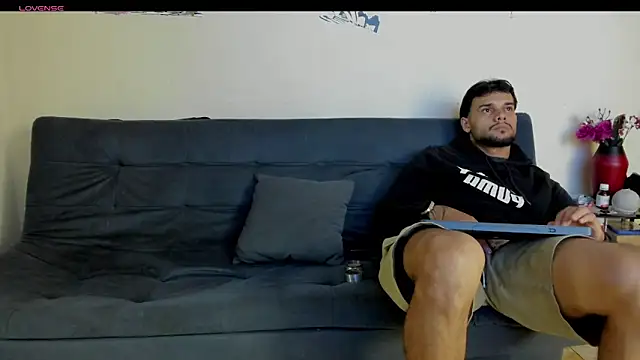 heteros hot  online show from 04.13.26