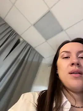 Snapshot of asti_bubbles chatting on 04.16.26 asti bubbles online show from 04.16.26