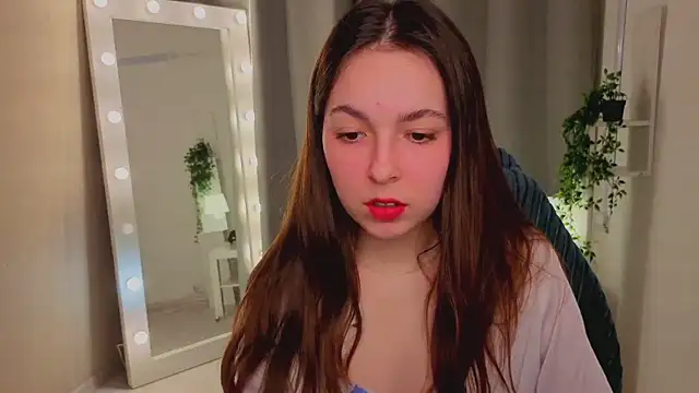 Snapshot of BellaThery chatting on 03.10.26 BellaThery online show from 03.10.26