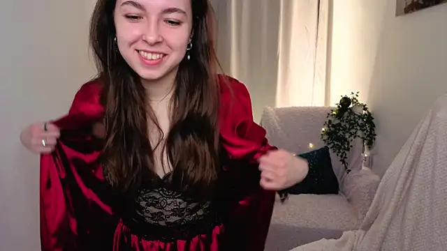 Snapshot of BellaThery chatting on 05.15.26 BellaThery online show from 05.15.26