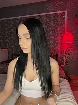 Olivia Noor online show from 04.07.26