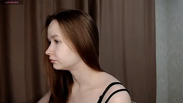 Snapshot of LeslieShay chatting on 03.18.26 LeslieShay online show from 03.18.26