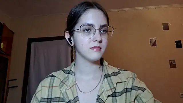 Snapshot of Katelemon chatting on 04.17.26 Katelemon online show from 04.17.26