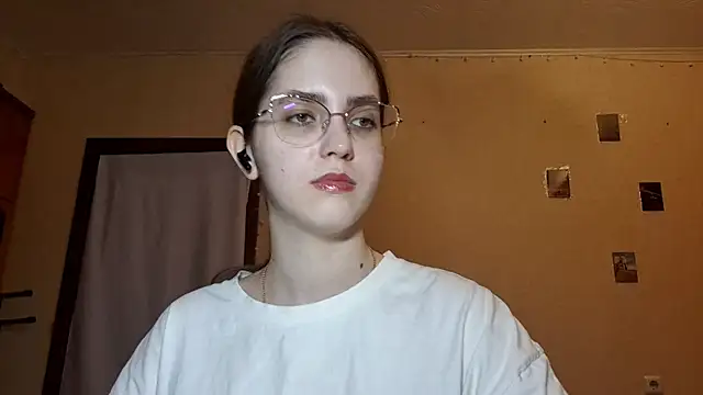 Snapshot of Katelemon chatting on 04.26.26 Katelemon online show from 04.26.26
