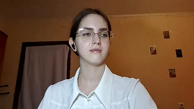 Snapshot of Katelemon chatting on 04.27.26 Katelemon online show from 04.27.26