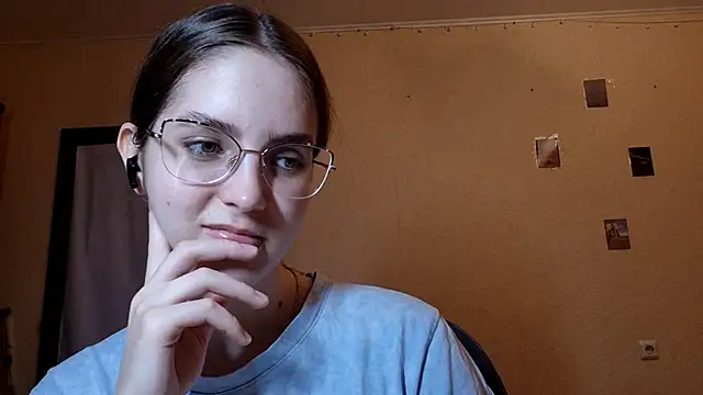 Snapshot of Katelemon chatting on 05.17.26 Katelemon online show from 05.17.26