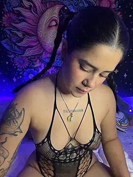 Snapshot of QueenNatt chatting on 02.23.26 QueenNatt online show from 02.23.26