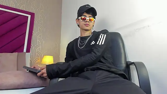 Dominic Foxx online show from 02.28.26