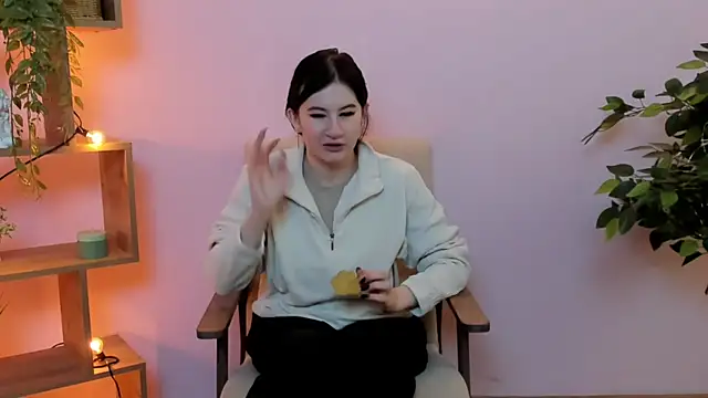 TwilaMode online show from 02.22.26