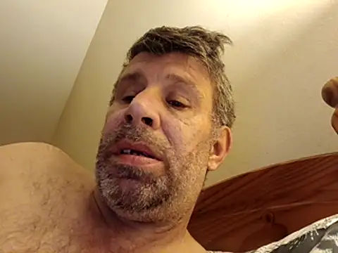 Snapshot of stud2512 chatting on 04.22.26 stud2512 online show from 04.22.26