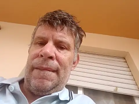 Snapshot of stud2512 chatting on 06.18.26 stud2512 online show from 06.18.26