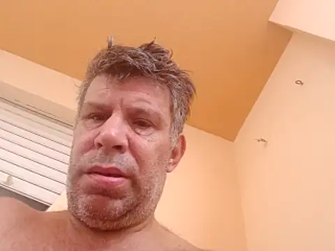 Snapshot of stud2512 chatting on 06.19.26 stud2512 online show from 06.19.26