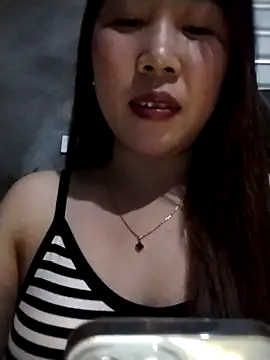 Snapshot of Kiki-vn chatting on 02.22.26 Kiki-vn online show from 02.22.26