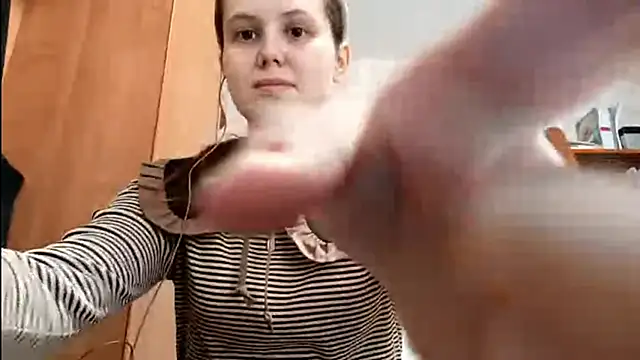 DaiseyOpdyke online show from 02.22.26