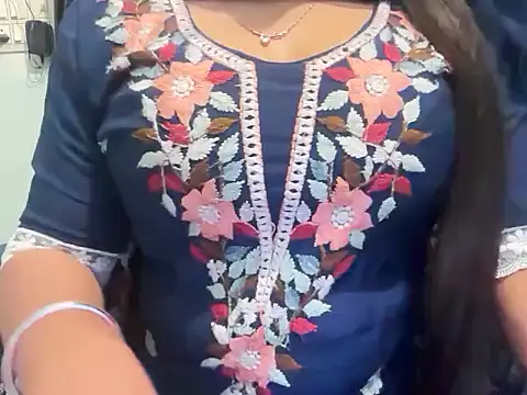 Snapshot of Avneet_kaurr1 chatting on 03.07.26 Avneet kaurr1 online show from 03.07.26