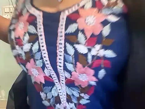 Snapshot of Avneet_kaurr1 chatting on 03.08.26 Avneet kaurr1 online show from 03.08.26