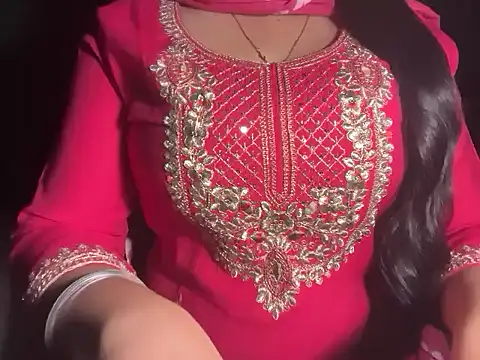 Snapshot of Avneet_kaurr1 chatting on 04.07.26 Avneet kaurr1 online show from 04.07.26