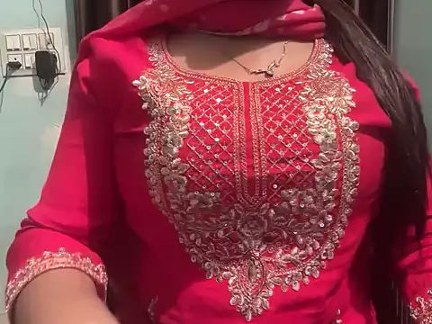 Snapshot of Avneet_kaurr1 chatting on 04.17.26 Avneet kaurr1 online show from 04.17.26