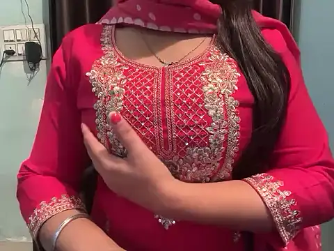 Snapshot of Avneet_kaurr1 chatting on 04.27.26 Avneet kaurr1 online show from 04.27.26