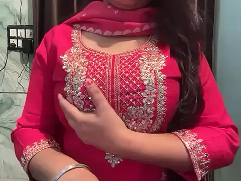 Snapshot of Avneet_kaurr1 chatting on 05.10.26 Avneet kaurr1 online show from 05.10.26