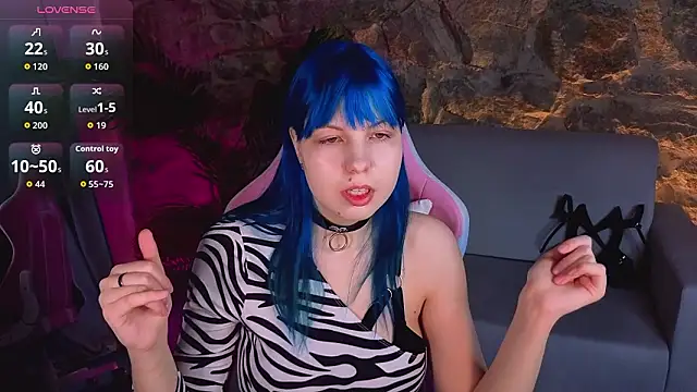 Snapshot of SofiaSterns chatting on 03.05.26 SofiaSterns online show from 03.05.26