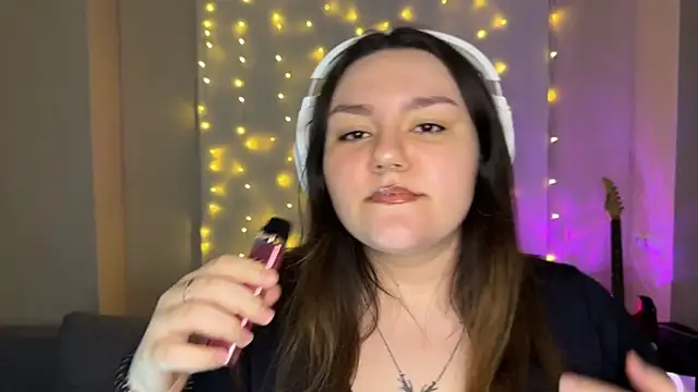 RiotKitten1 online show from 02.28.26