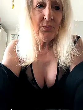 Heidiblueeyes online show from 03.31.26