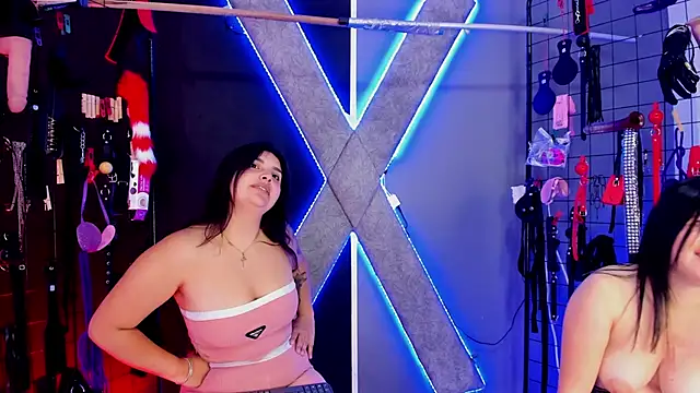 Snapshot of Sheila_BDSM_ chatting on 04.03.26 Sheila BDSM online show from 04.03.26