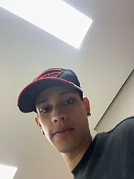 Snapshot of HarryGaze chatting on 05.19.26 HarryGaze online show from 05.19.26