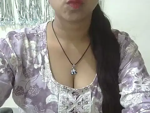 Snapshot of cute_momo_love chatting on 07.20.26 cute momo love online show from 07.20.26