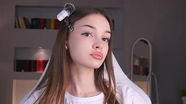 Snapshot of JodiAwyie chatting on 02.28.26 JodiAwyie online show from 02.28.26