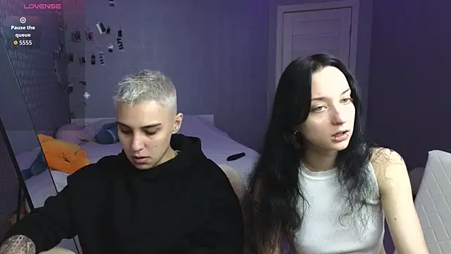 LuxuryLoverss online show from 04.28.26