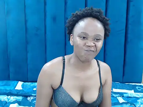 Snapshot of CreamyTea chatting on 03.03.26 CreamyTea online show from 03.03.26