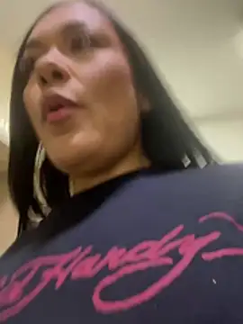 Tiffanyy Lam online show from 02.25.26