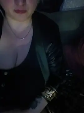 Snapshot of CharleyyCream chatting on 05.21.26 CharleyyCream online show from 05.21.26