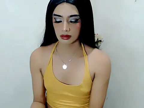 Queeny Cassandra online show from 04.08.26