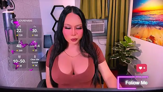 Snapshot of MistressHugeCockTs chatting on 05.27.26 MistressHugeCockTs online show from 05.27.26