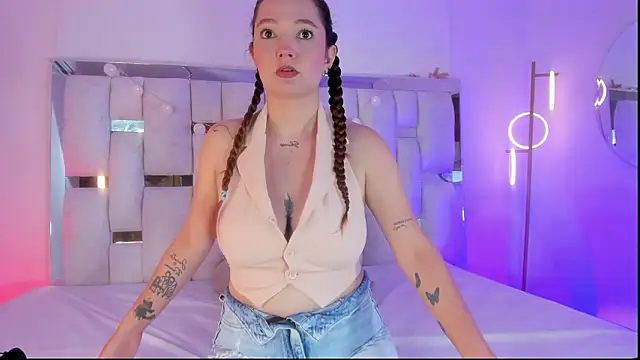 HecateCorvin online show from 02.24.26