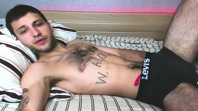 Snapshot of DarkRogue19 chatting on 04.11.26 DarkRogue19 online show from 04.11.26